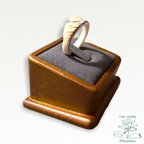 Handmade Hawaiian Carved Heart Seashell Ring Size 8 - Picture 4 of 9